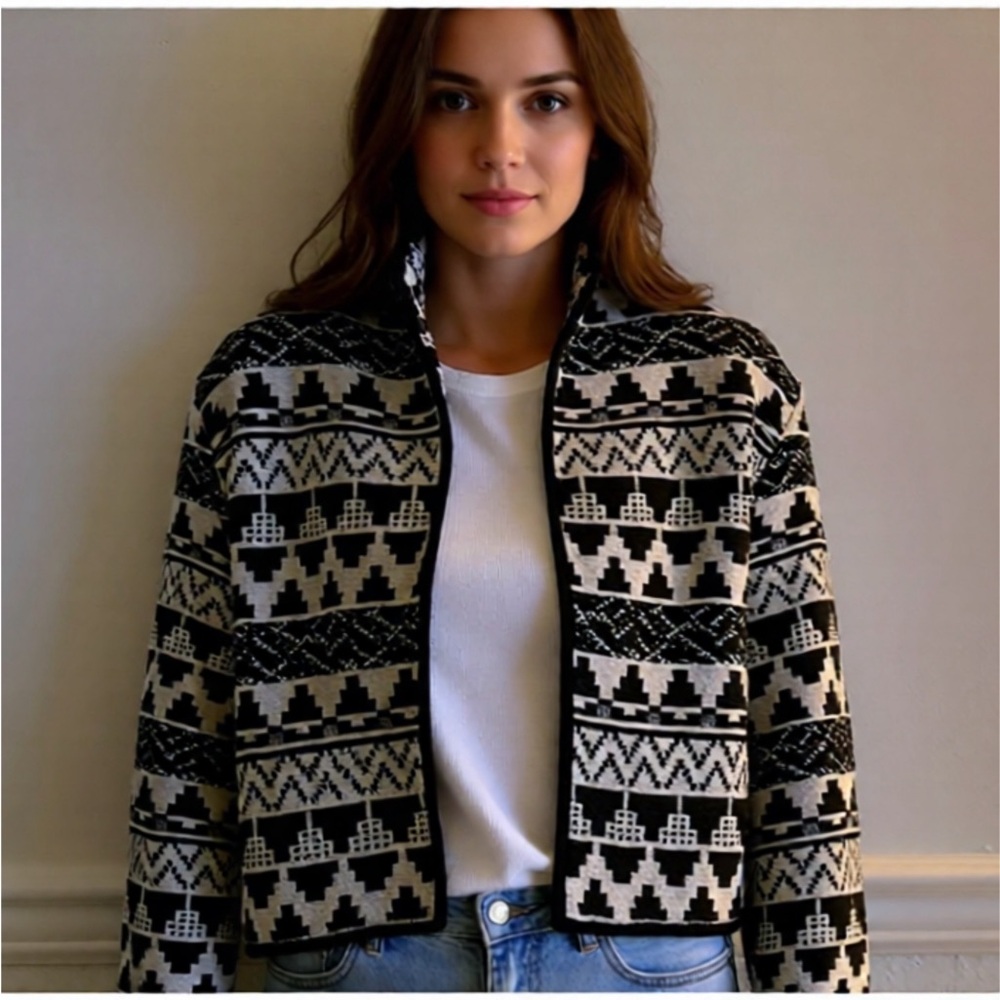 Black and White Patterned Women's Jacket